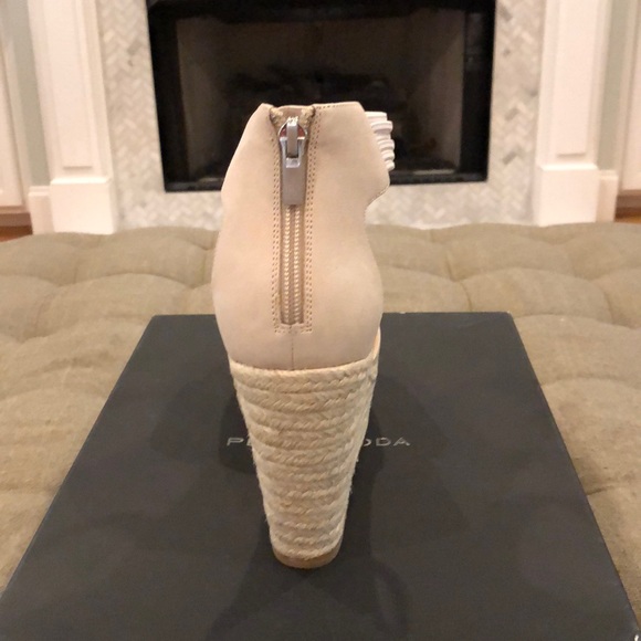 Pelle Moda Wedge Sandel. Women’s 9.5 New with Box. - Picture 3 of 8